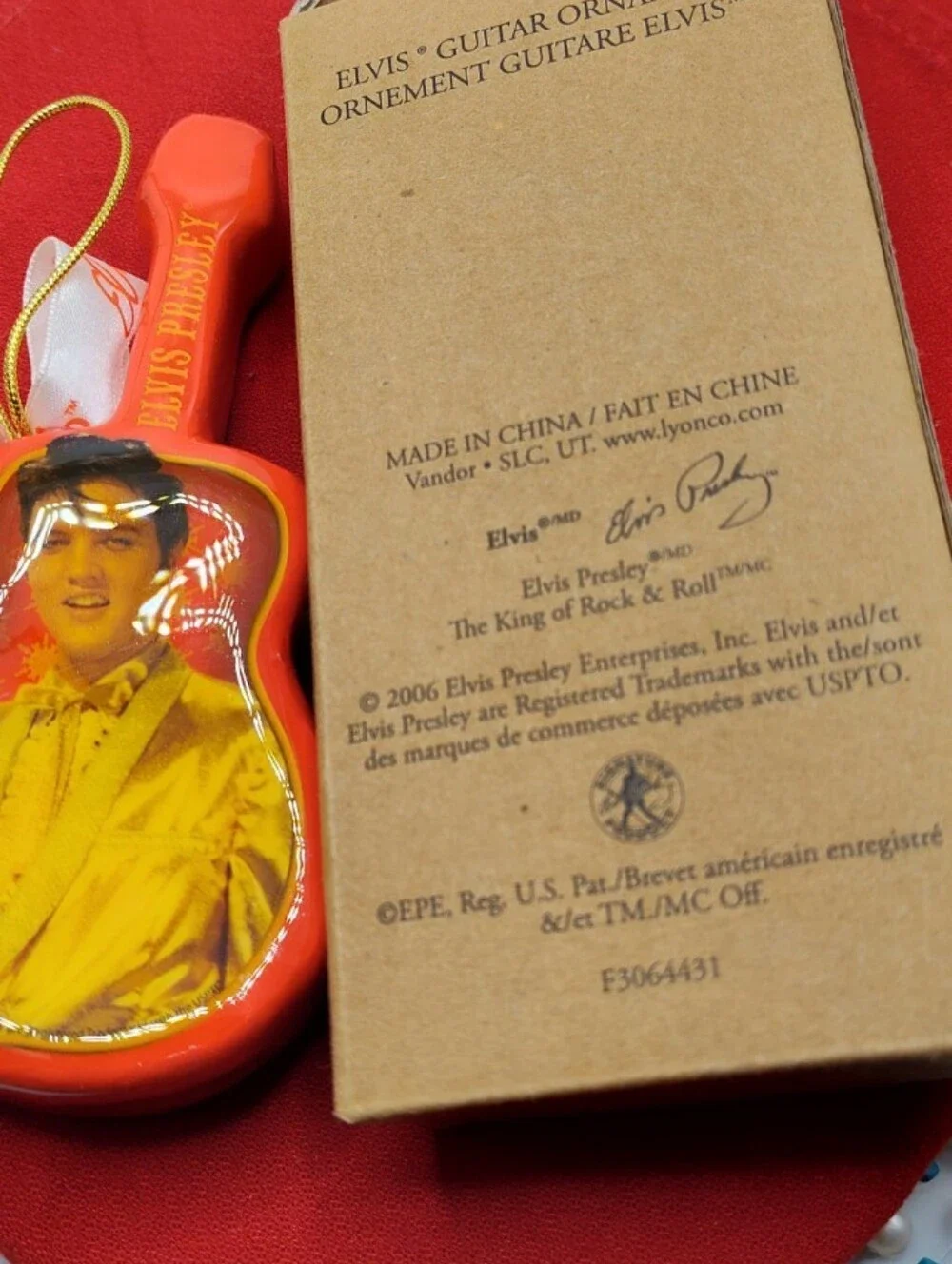 2006 Elvis Presley Vandor Guitar Christmas Ornament NIB Signature Product